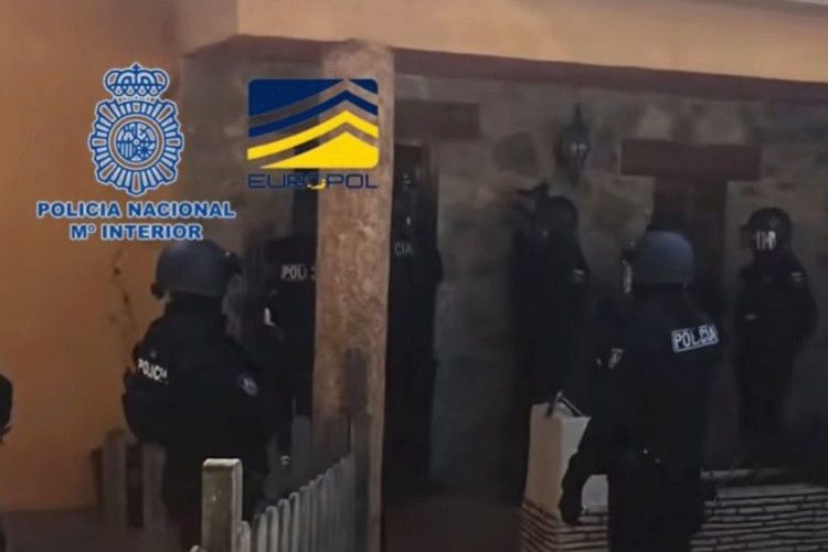PAO VOĐA GRUPE Udar na "Balkanski kartel": Uhapšeno 16 osoba