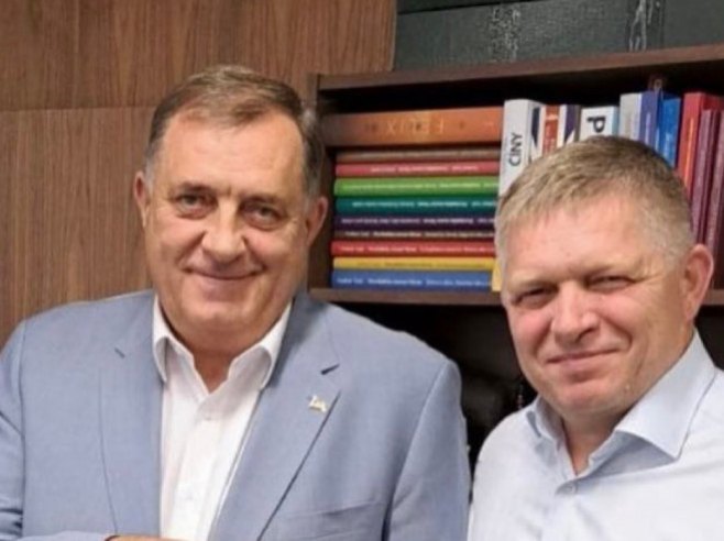 Dodik čestitao Ficu na pobjedi na izborima (FOTO)