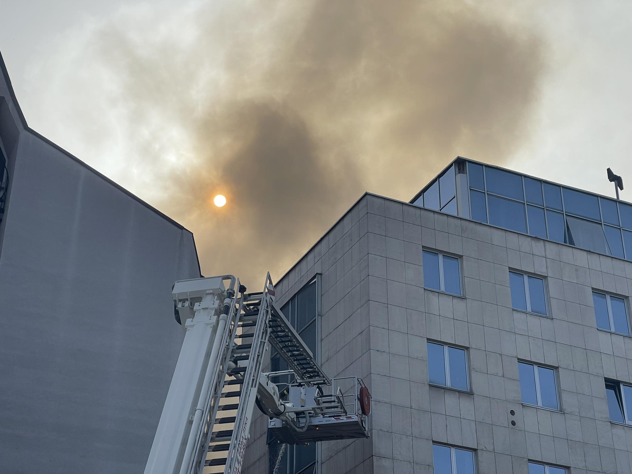 KRATAK SPOJ U ELEKTROKRAJINI? Poznat uzrok požara u centru Banjaluke (FOTO/VIDEO)