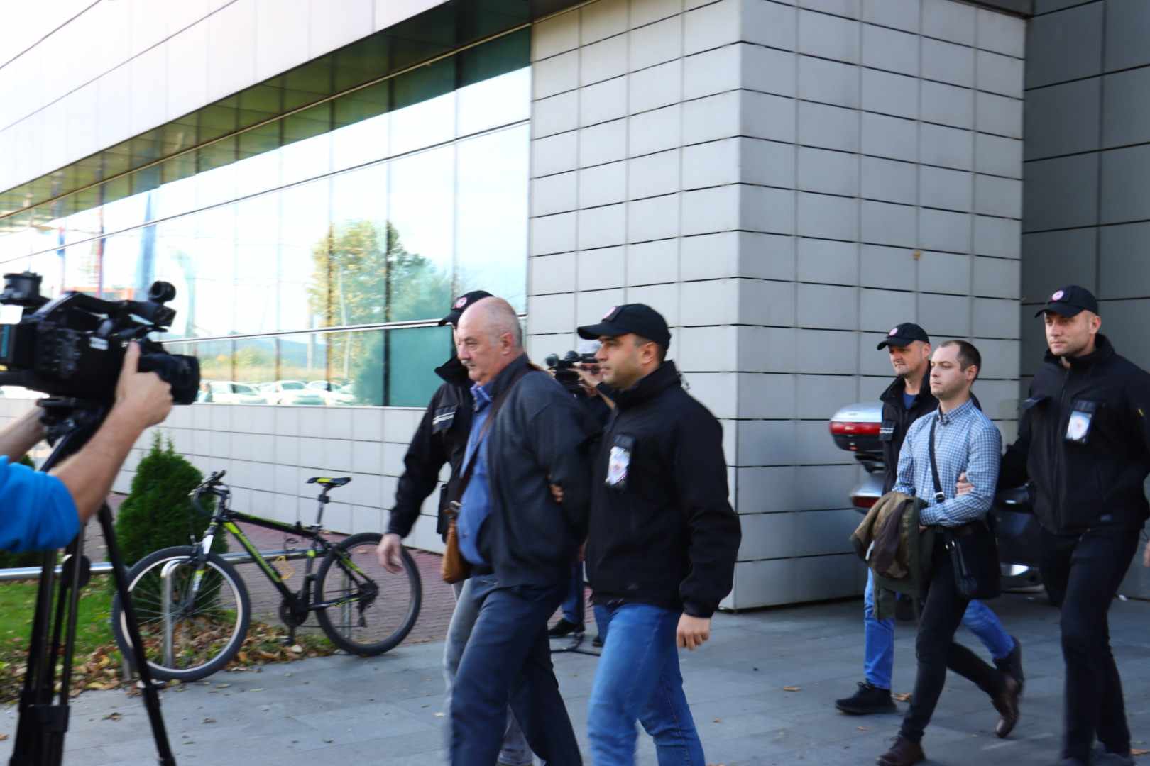 Zatražen pritvor za trojicu uhapšenih poreskih izvršilaca