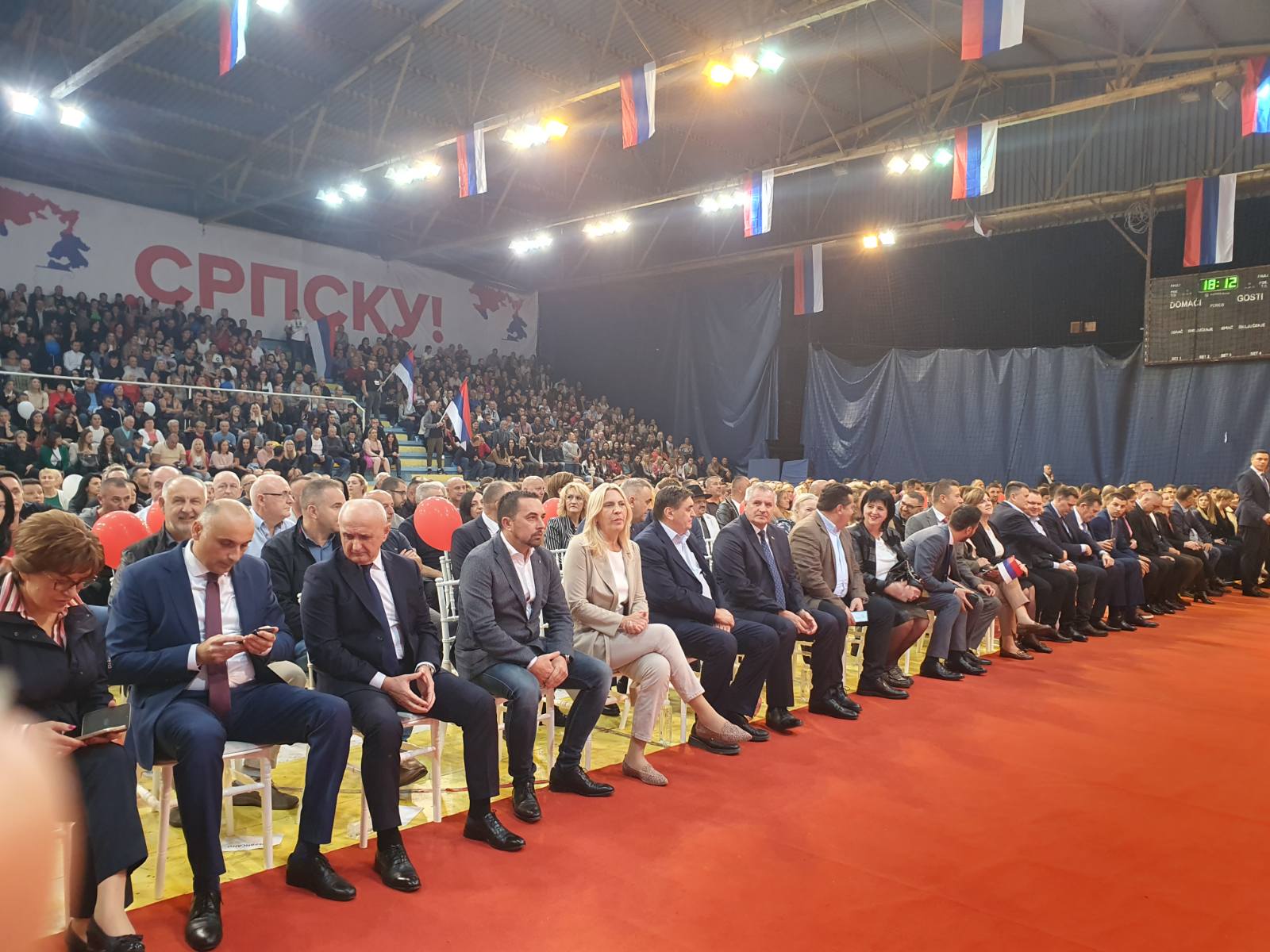 Poruka sa mitinga iz Doboja: Braniti institucije Republike Srpske