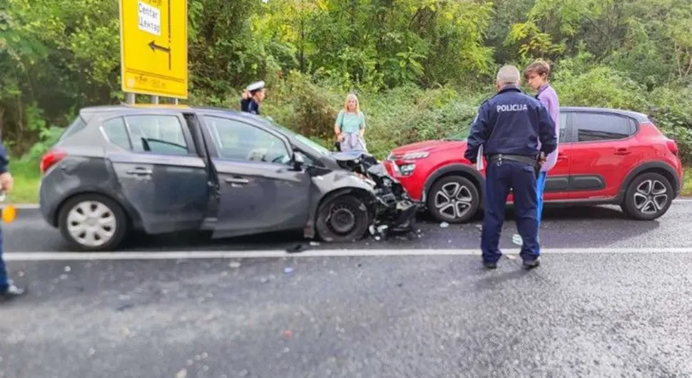 Nastavlja se crna statistika na putevima u BiH: Sudar tri automobila