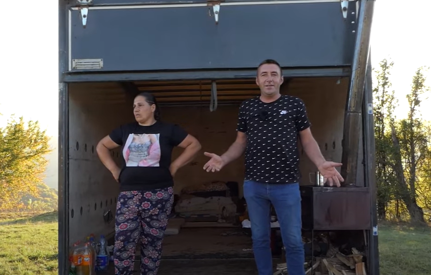 NAJVESELIJI SUPRUŽNICI Amira i Zahid uzgajaju stoku, žive u kamionu, a nikad nisu bili srećniji i zadovoljniji (VIDEO)