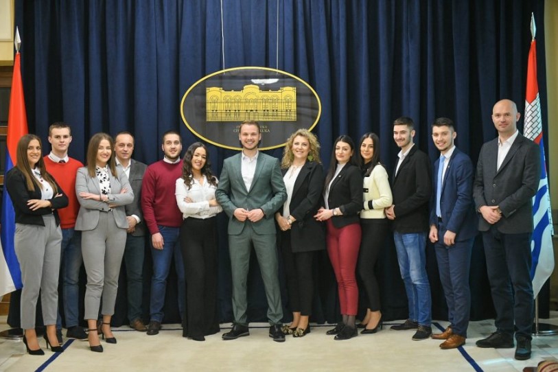Stanivuković kažnjen jer je uvećao plate saradnicima