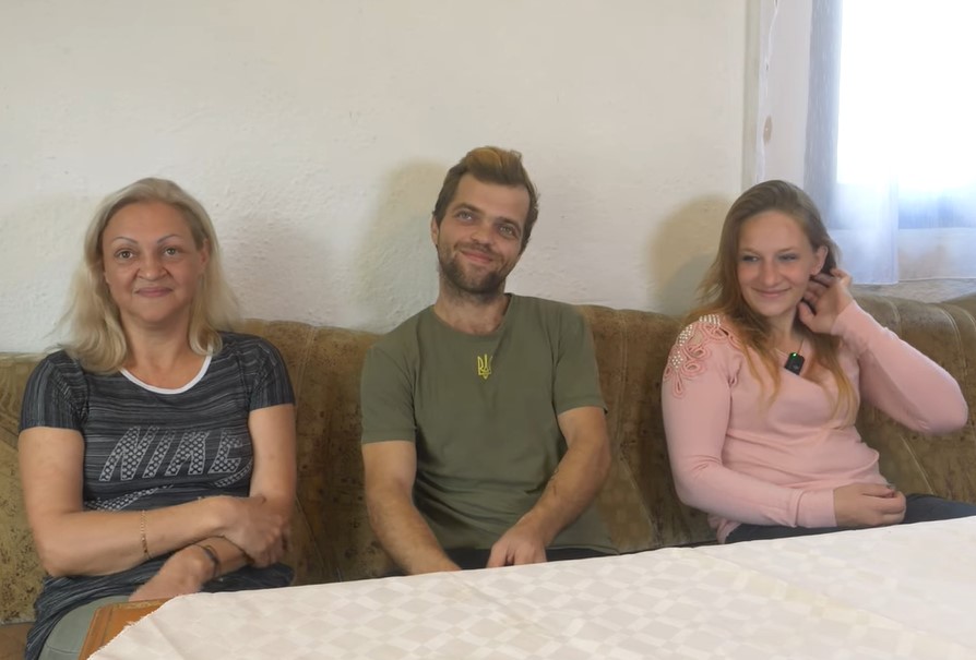 O OVOME JE UVIJEK MAŠTAO Elmedin bračni život dijeli sa dvije supruge, „paze“ se kao prave sestre (VIDEO)