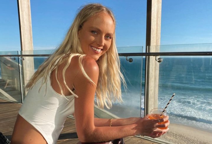 ZA GODINU DANA SPAVALA SA 300 LJUDI Dobila otkaz zbog Onlifansa, a sada zarađuje papreno (FOTO)