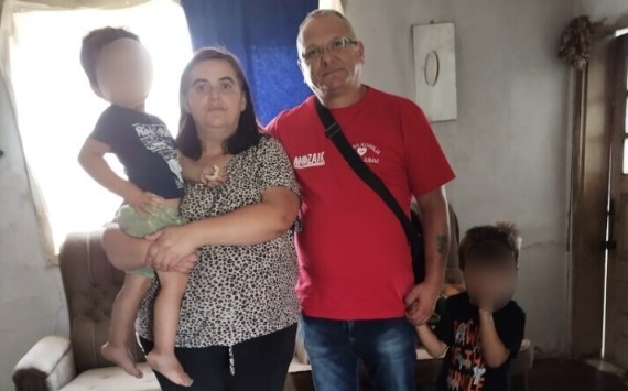 HUMANOST ZAKAZALA? Akcija prikupljanja novca sporo napreduje, dječaci se smrzavaju u oronuloj kući (FOTO)