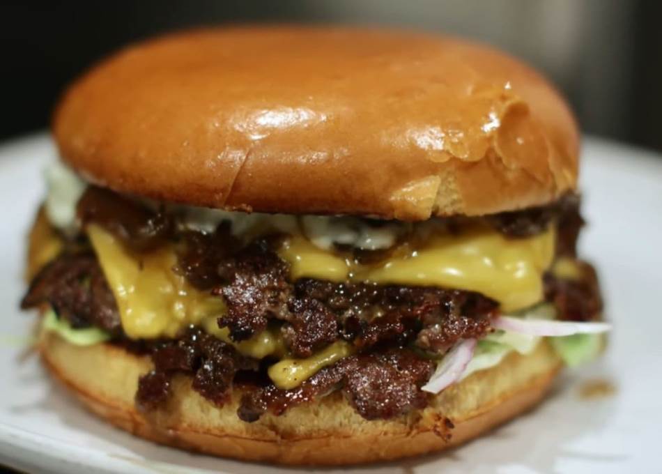"SMASH" BURGER - NAJPOPULARNIJI OD SVIH Priprema se potpuno drugačije, a ukus je fantastičan