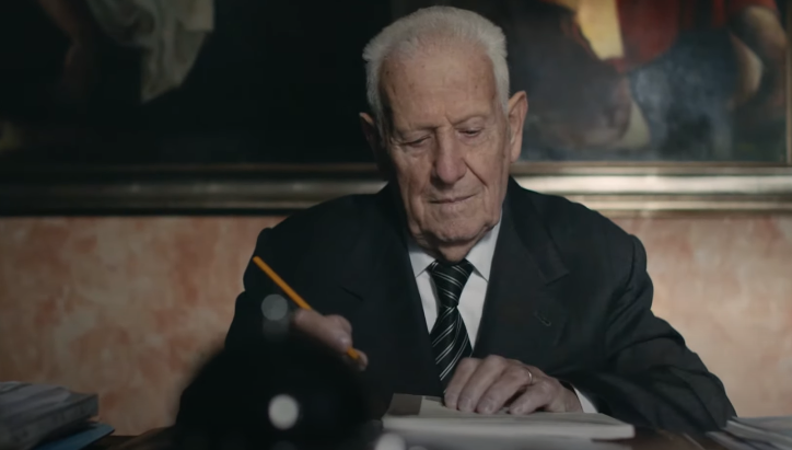 Doktor (91) odustao od studiranja nakon što je stekao 15. diplomu (VIDEO)