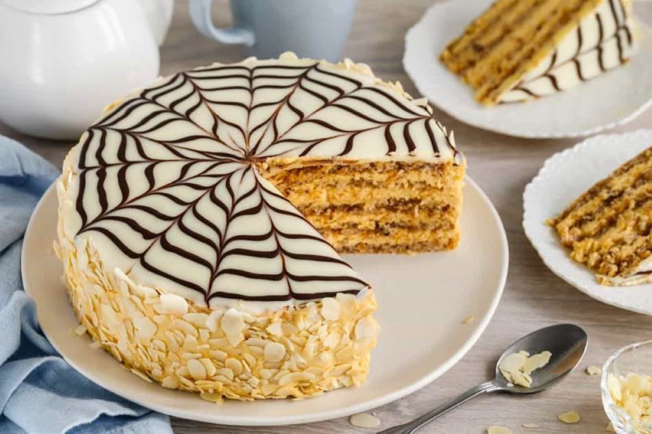 NEPREVAZIĐENA LOARA TORTA - KRALJICA SVAKE TRPEZE Kore sa lješnicima i krem od vanile pun plazme