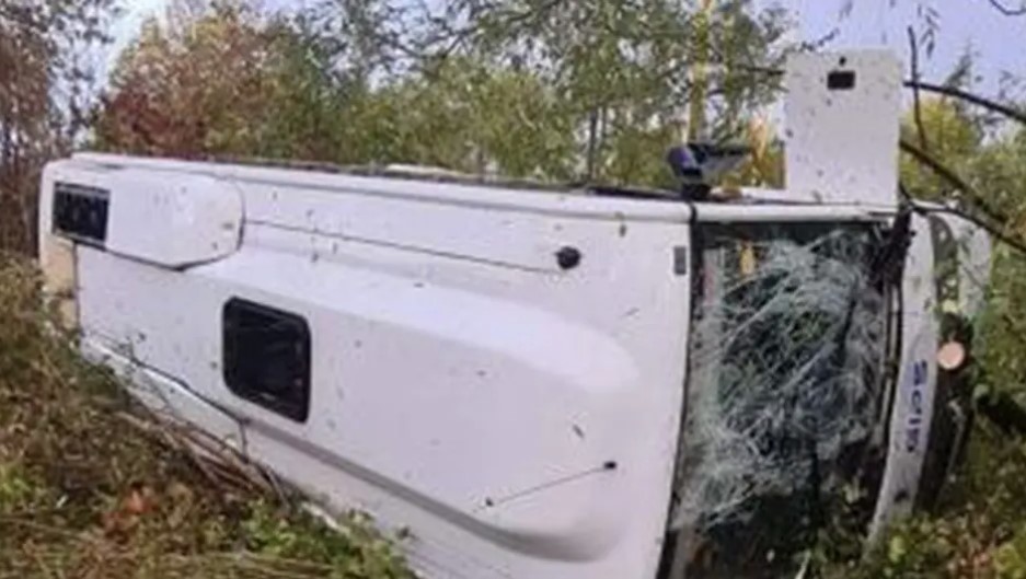 TEŠKA NESREĆA U TUZLI Poginuo vozač autobusa (27)