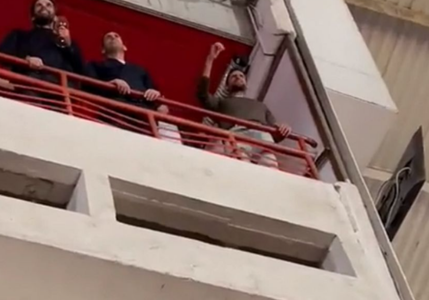 VATRENI NAVIJAČ Isplivao snimak erupcije oduševljenja Novaka kada je Zvezda povela (VIDEO)