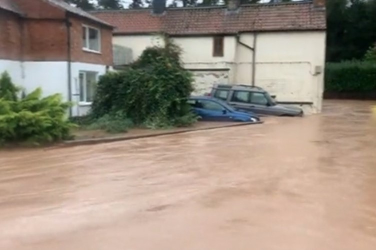 Oluja "Babet" odnijela četiri života, hara već tri dana