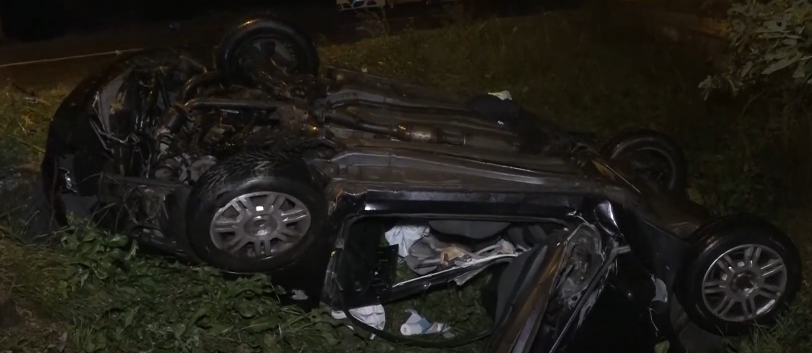 PRVI SNIMCI JEZIVE NEZGODE U OBRENOVCU Djevojku (18) izvlačili vatrogasci iz vozila, podlegla povredama u bolnici (VIDEO)