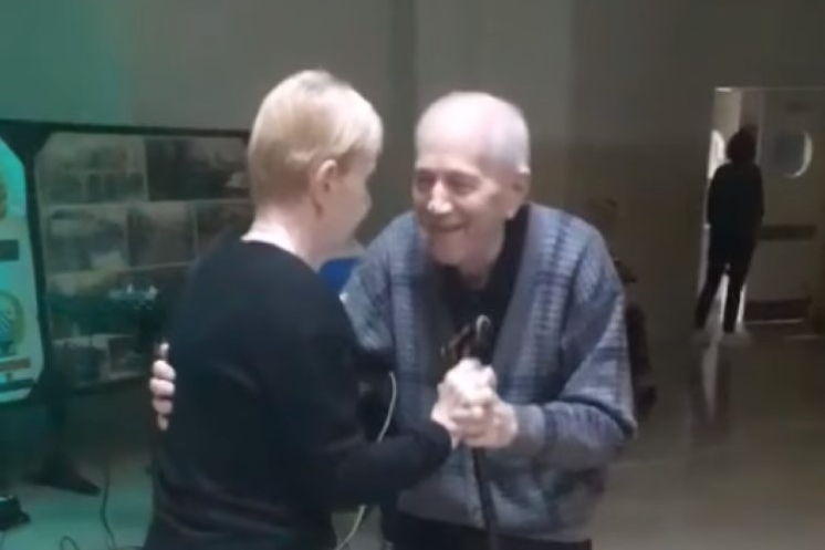 LJUBAVNA PRIČA IZ BANJALUČKOG DOMA PENZIONERA Ovaj ples treba da vidite (VIDEO)