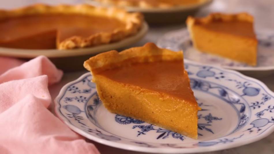 AMERIČKI RECEPT ZA PITU SA BUNDEVOM Krckava kora punjena mirisnim nadjevom