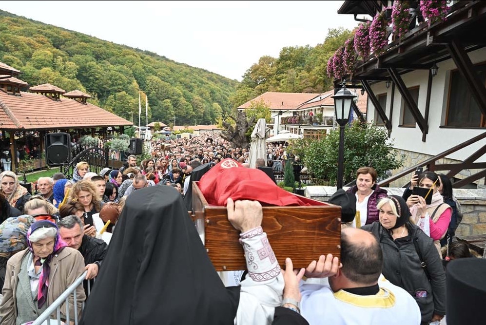 JEDNOM DOGAĐAJU U MANASTIRU TUMANE PRISUSTVUJE VIŠE OD 30.000 LJUDI! "Tada Sveti Zosim učini jedno od najvećih čuda u godini"