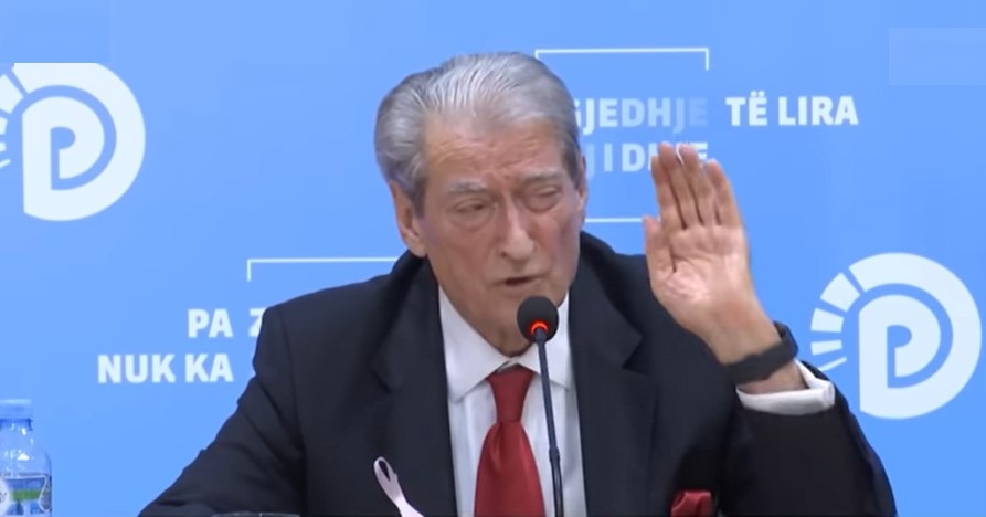 Bivši premijer Albanije Sali Beriša optužen za korupciju