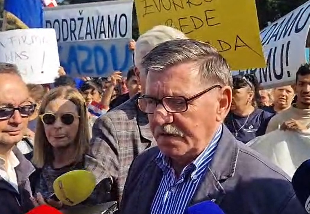 Vlasnik firme iz Osijeka kroz suze održao govor radnicima: "Požar je podmetnut!"