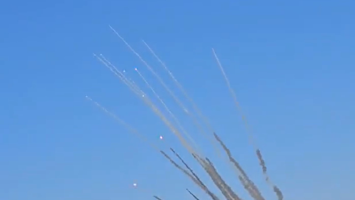 Hamas ispunio prijetnju: Stotine raketa ispaljeno ka izraelskom gradu (VIDEO)