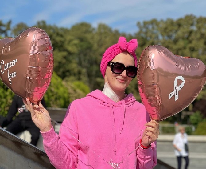 BANJALUČANKA POBIJEDILA OPAKU BOLEST PA RASPLAKALA MNOGE Sandra je sa najmilijima, a jedan susret bio je posebno emotivan (VIDEO)