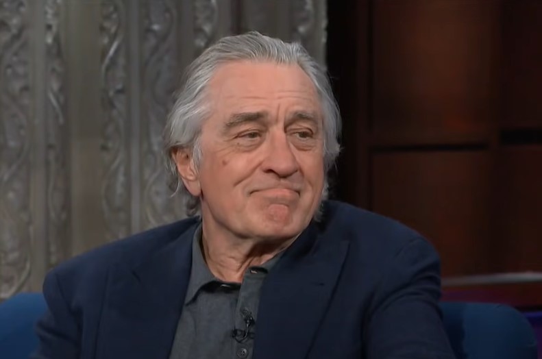 (VIDEO) GODINE MU NE MOGU NIŠTA Robert de Niro proslavio rođendan na nesvakidašnji način