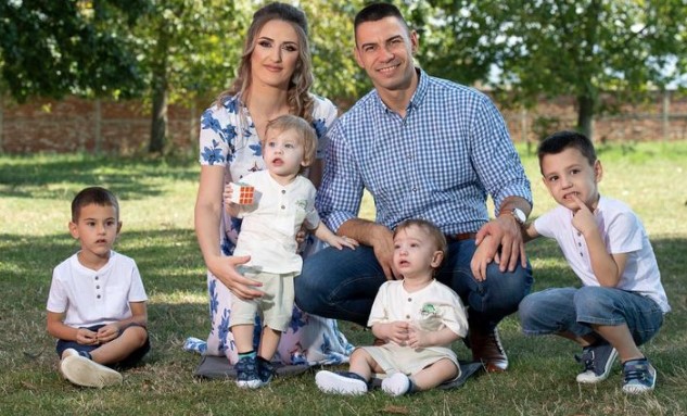 JELICA (31) JE MAJKA DUPLIH BLIZANACA Nekada je stresno i haotično, ali uveče zaspim kao najsrećnija žena