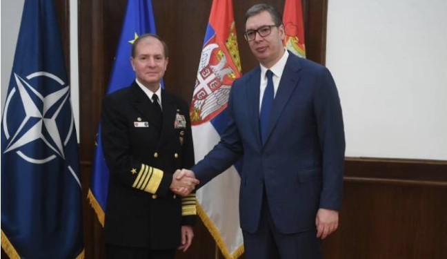Vučić sa Mančom o pogoršanju situacije srpske zajednice na KiM (FOTO)