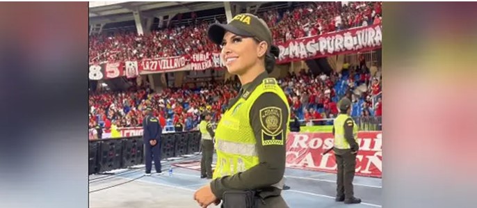 POLICAJKA U ŽIŽI JAVNOSTI Kada ona dođe na teren nikome nije do fudbala (VIDEO)