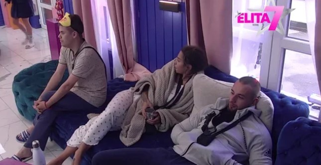 NASTAVIO DA IH PROVOCIRA! Uroš ponovo udario na Terzu i Munjeza! Hvalio se svojim procentima, a oni mu brutalno odgovorili! (VIDEO)