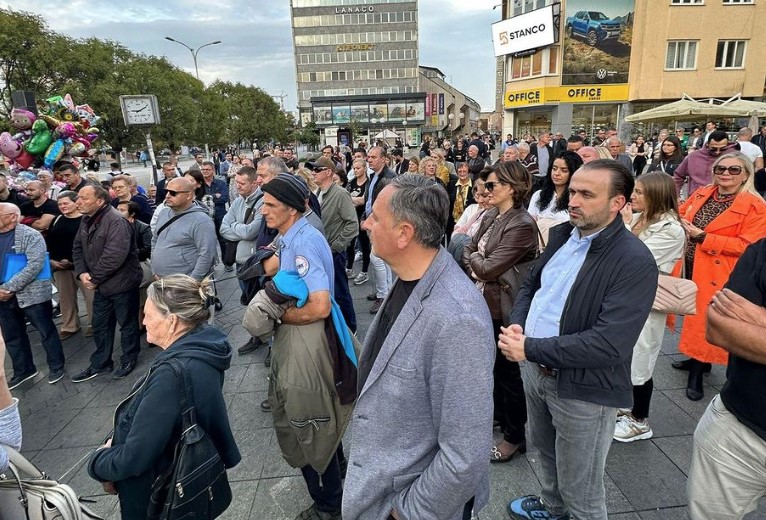 Protest medicinara i pacijenata u Banjaluci