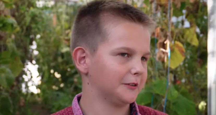 POTRESNA PRIČA DJEČAKA (12) IZ BiH Majka ima kancer, otac srčani bolesnik, Faris prodaje zimnicu kako bi im pomogao (VIDEO)
