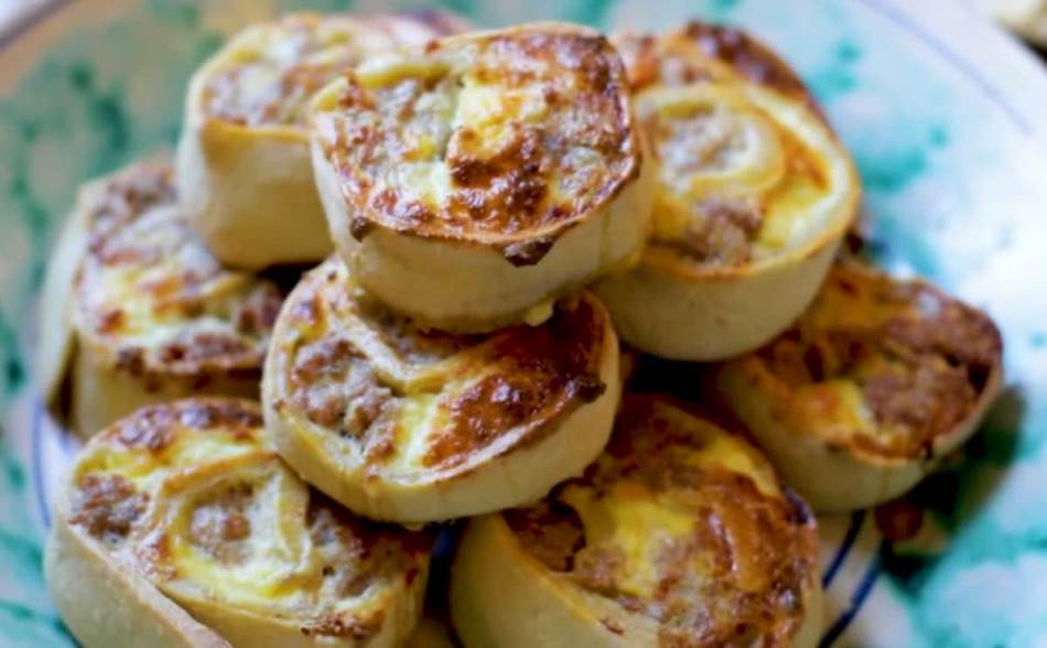TOMAZINI - SPECIJALITET SA SICILIJE Naučite kako se pravi italijanska pita sa kobasicom i sirom