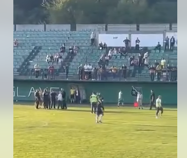 SKANDAL U FBiH Trener u Kaknju nasrnuo na sudiju (VIDEO)