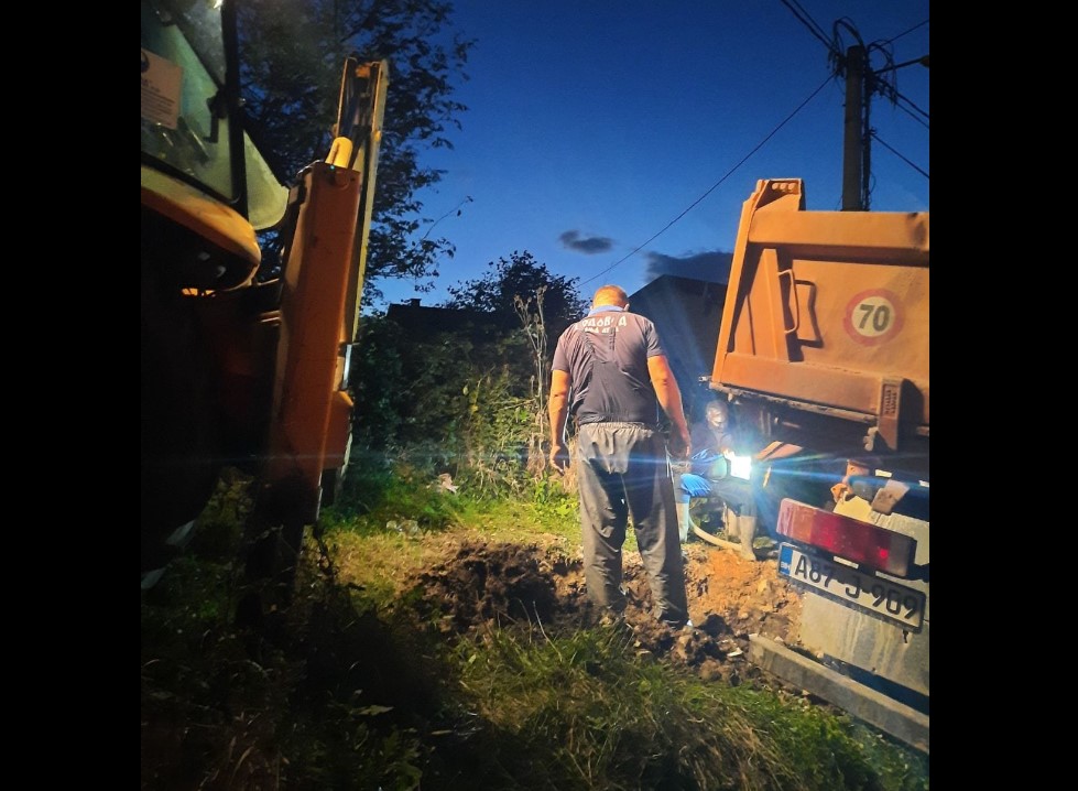 Pukla cijev na Veselom brijegu, bez vode dio Banjaluke i Čelinca (VIDEO)