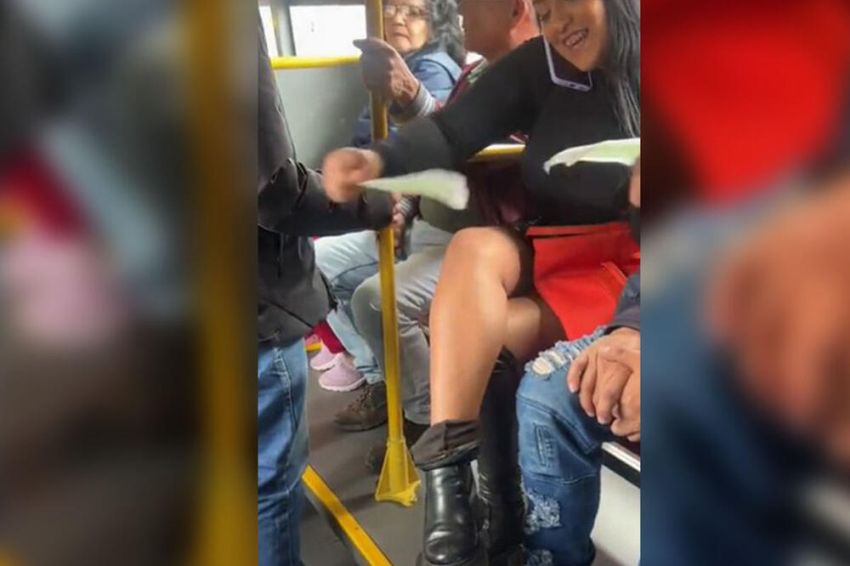 Bizarna scena u gradskom prevozu: Putnici u nevjerici gledali šta žena pored njih radi (VIDEO)