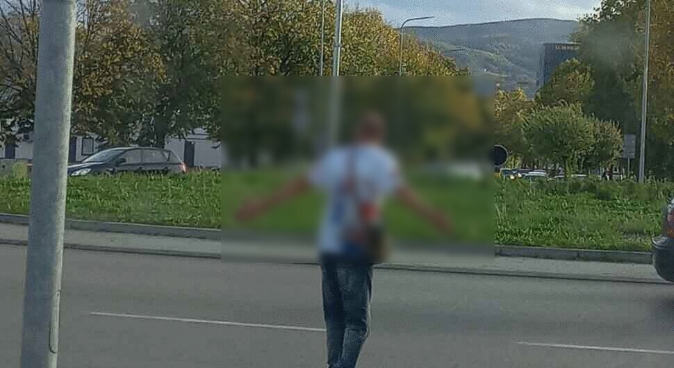 VOZAČI, BUDITE OPREZNI Muškarac u kružnom toku kod Lesnine "glumi policajca"