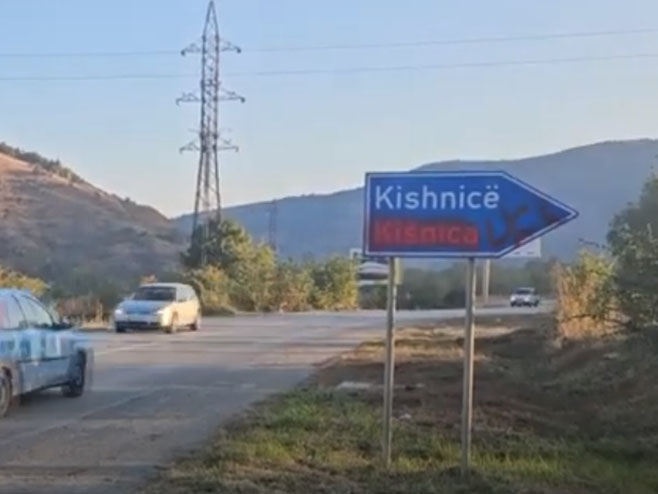 Grafit terorističke OVK ispisan preko naziva sela (VIDEO)