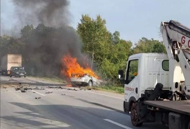 TEŠKA NESREĆA U sudaru kamiona i automobila poginula jedna osoba (VIDEO)