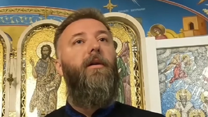Otac Predrag Popović tvrdi da je ovo prvo što đavo uradi kada uđe u čovjeka