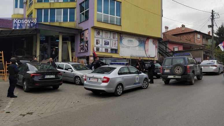 U Zvečanu počelo potpisivanje peticije za smjenu gradonačelnika