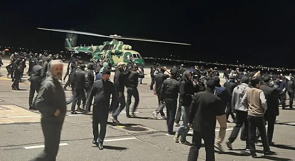 Snage bezbjednosti raščistile aerodrom u Mahačkali, ima povrijeđenih