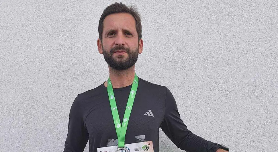 ZA NJEGA PREPREKE NE POSTOJE Sveštenik Stanko Ćelić iz Aleksandrovca istrčao maraton, za sve ima mudar savjet