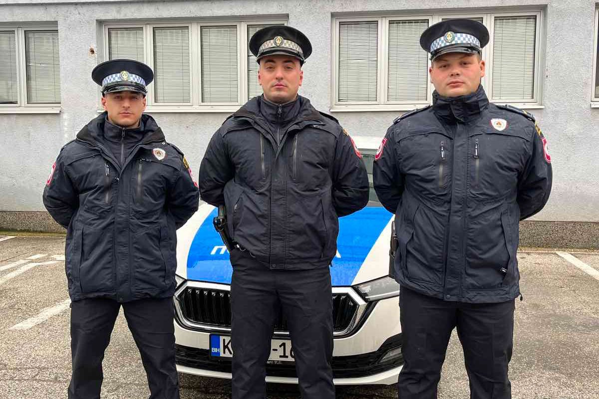 Hrabri prijedorski policajci spasili maloljetnicu iz hladne Sane