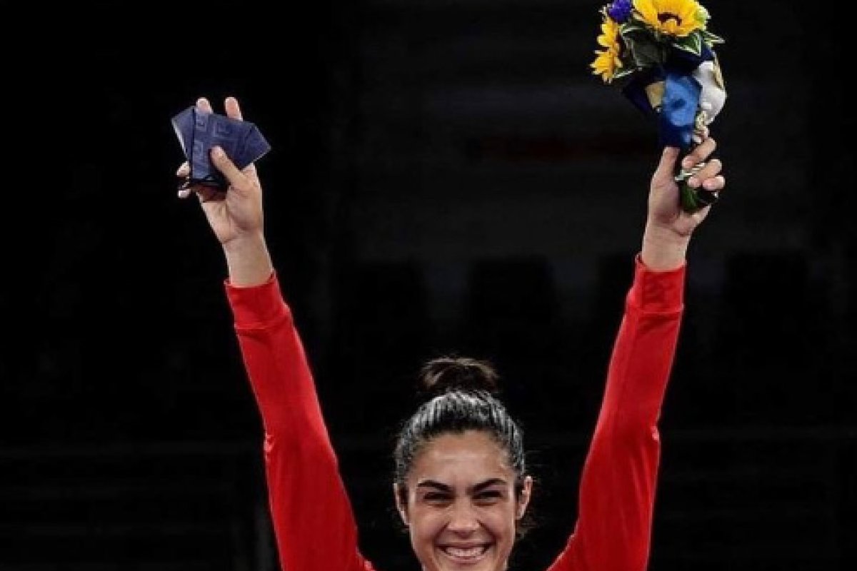 Milica Đuričić na tronu, samo dva mjeseca poslije porođaja