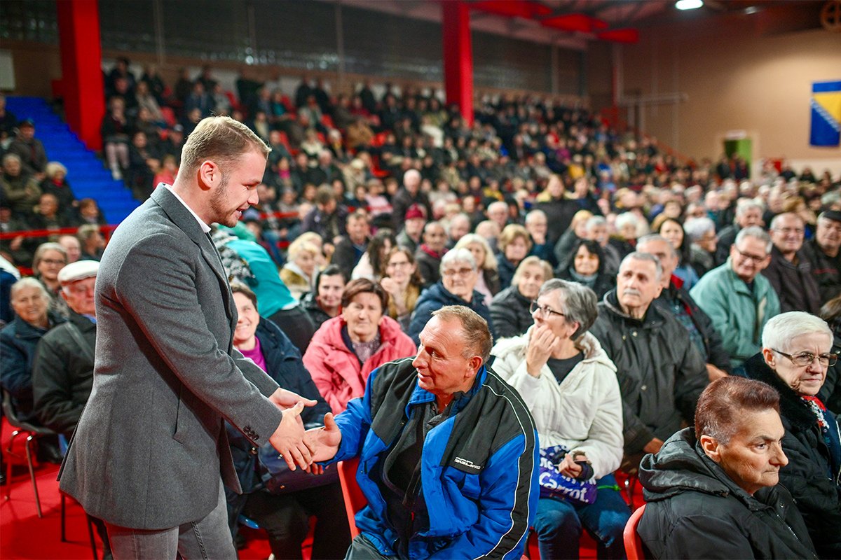Stanivuković: Od naredne godine besplatan javni prevoz za sve penzionere