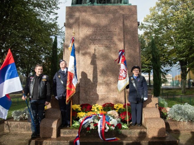 Cvijanović položila vijenac na spomenik kralju Aleksandru Prvom i kralju Petru Prvom (FOTO/VIDEO)