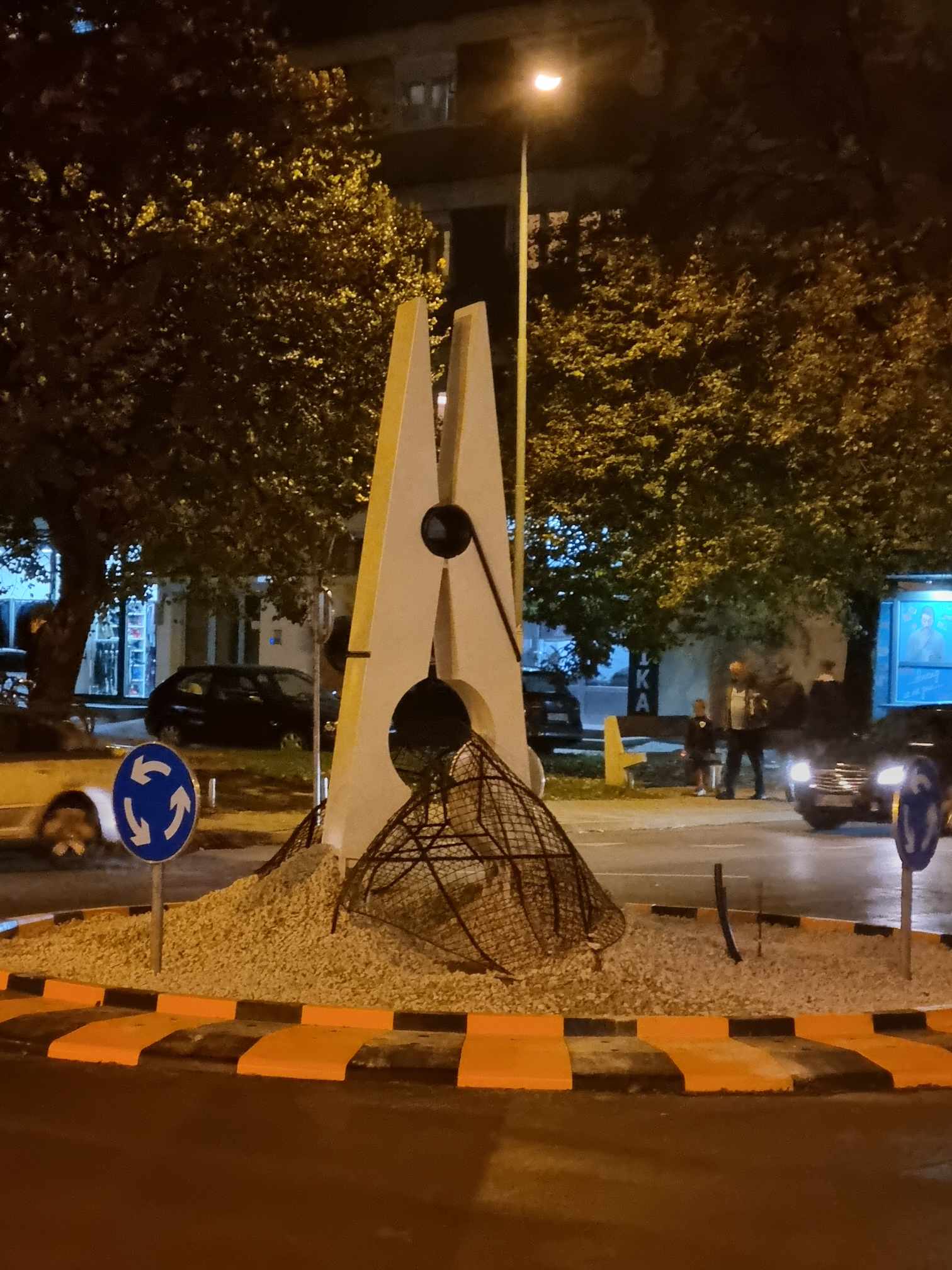 RIJEŠENA MISTERIJA Otkriveno šta predstavlja štipaljka u centru Banjaluke