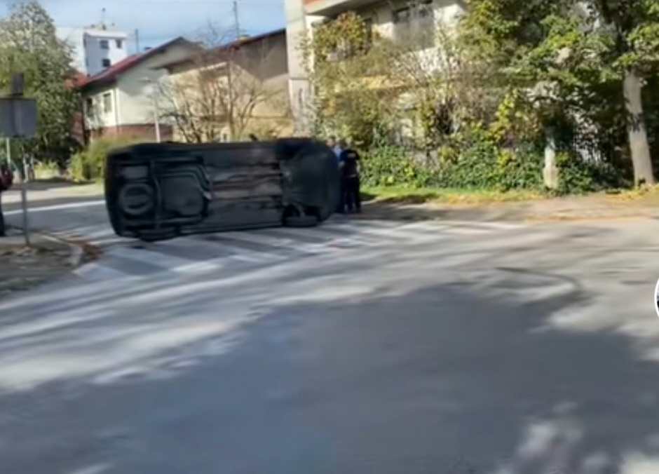 NOVI DETALJI NESREĆE U BANJALUCI Žena i dijete lakše povrijeđeni u sudaru