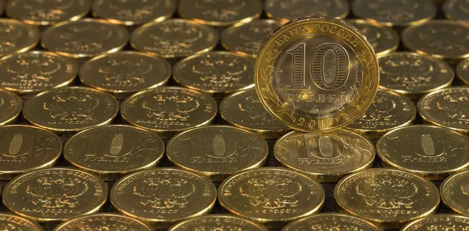 Rublja najjača u odnosu na dolar i evro od kraja juna